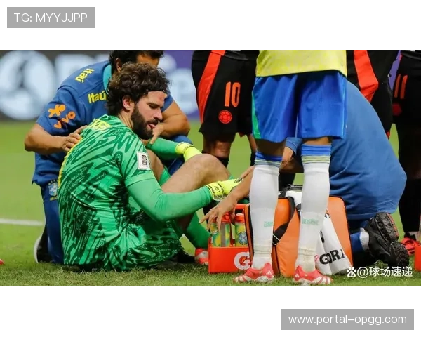 安菲尔德门将失误险酿悲剧，阿利松出球被断后迅速补救