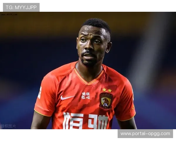 归化球员费南多自降年薪寻求中超回归,生涯转折引关注 归化球员费南多自降年薪寻求中超回归,生涯转折引关注